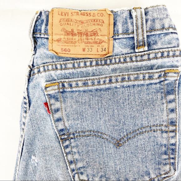 Vintage Levi’s 560 High Waisted Mom Jeans - Picture 2 of 11